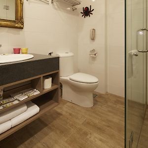 Theme room